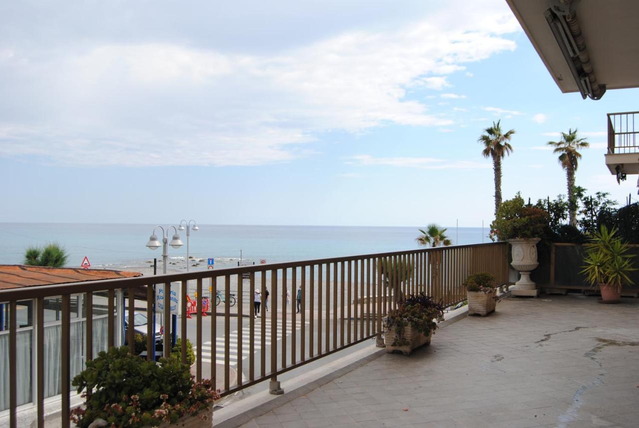 Gaiavacanze Beach Apartment 보르디게라 외부 사진