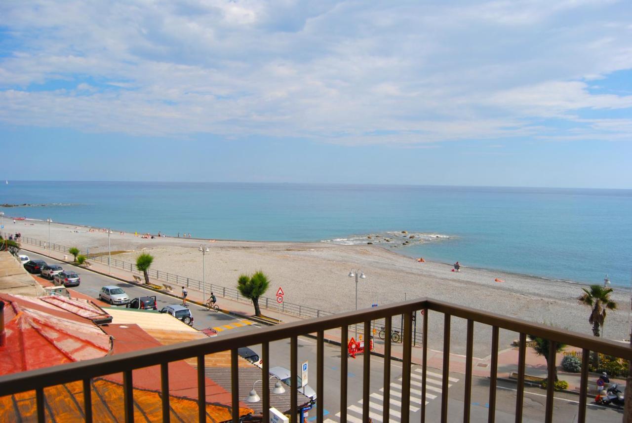 Gaiavacanze Beach Apartment 보르디게라 외부 사진