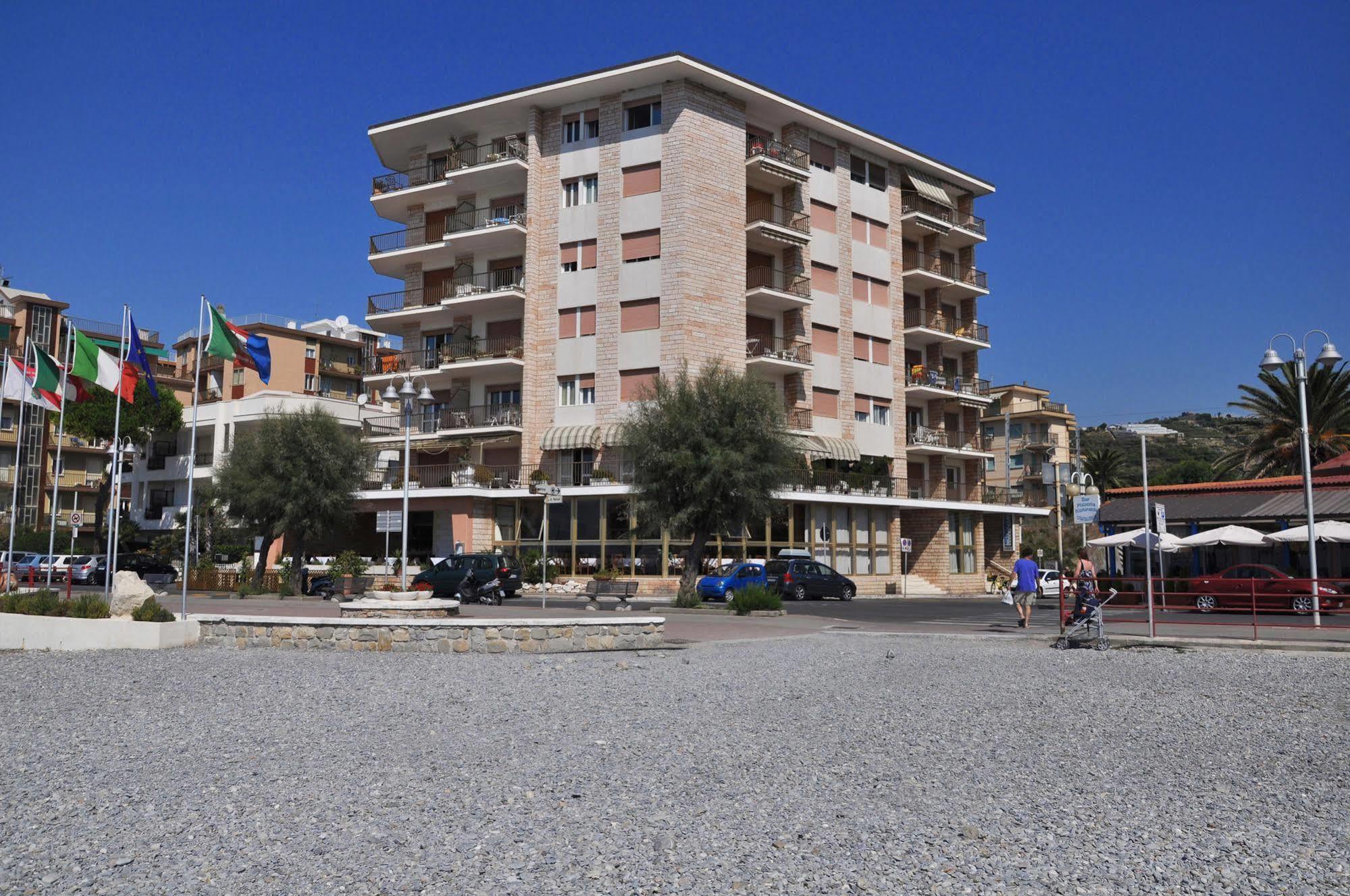 Gaiavacanze Beach Apartment 보르디게라 외부 사진